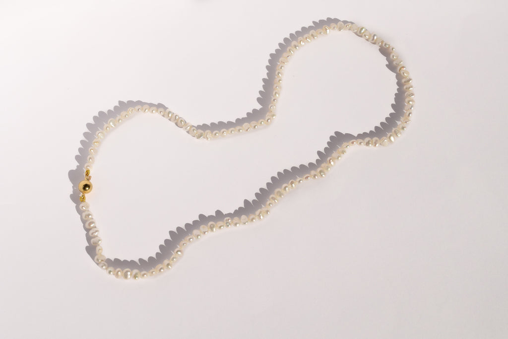 SEA SALT PEARL NECKLACE YELLOW GOLD